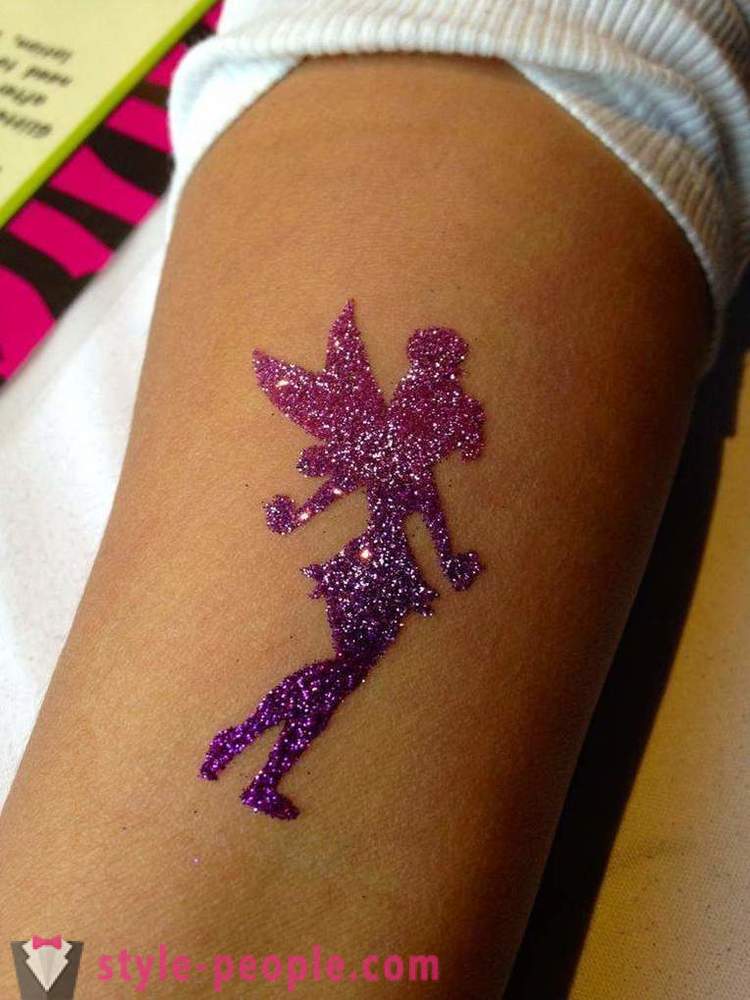 ¿Cuál es el brillar-tatuaje? Como hacer un tatuaje.