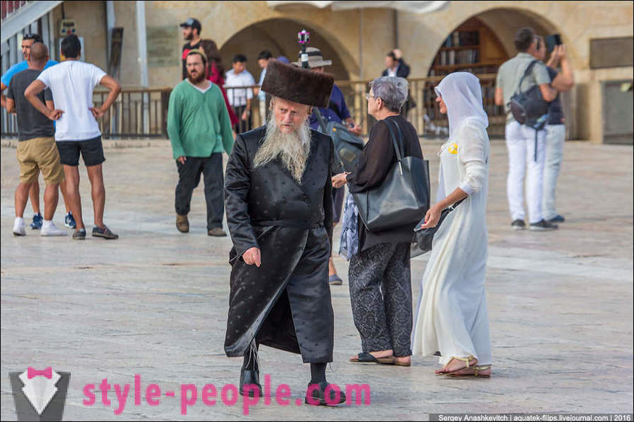 ¿Por qué los Judios religiosos llevan ropa especial