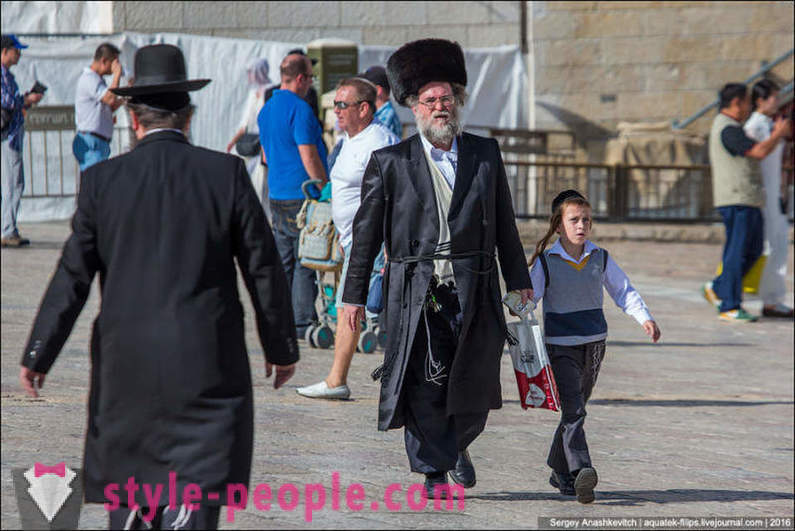 ¿Por qué los Judios religiosos llevan ropa especial