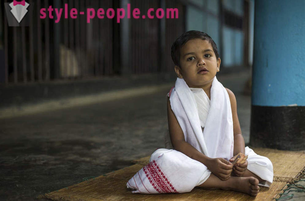 La vida de Little Monk bhakti
