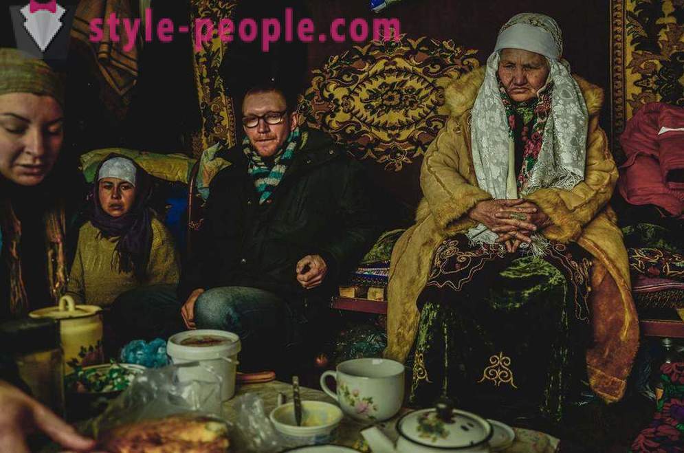 West fotógrafo pasó dos meses visitando kazajo chamán