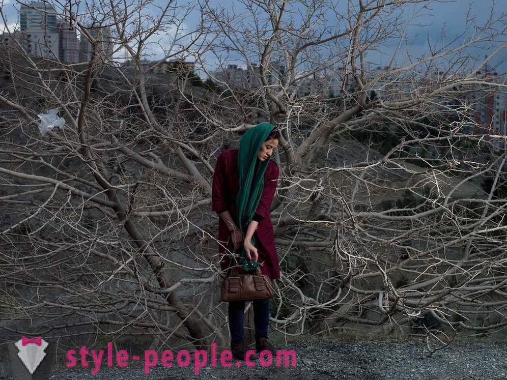 Islam, cigarrillos y Botox - la vida cotidiana de las mujeres en Irán