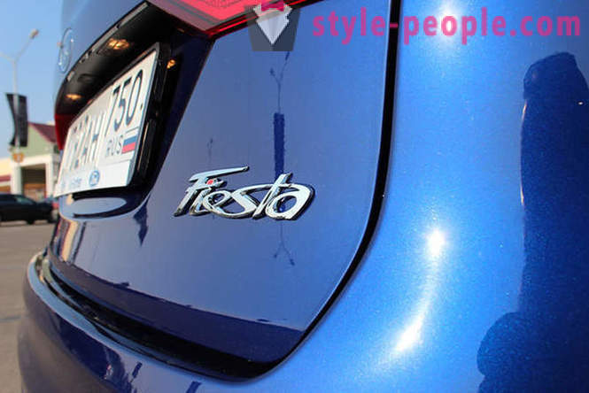 Tratamos sedán Ford Fiesta 2015 