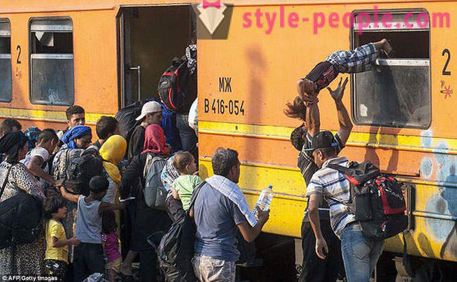 A medida que los migrantes cruzan las fronteras nacionales