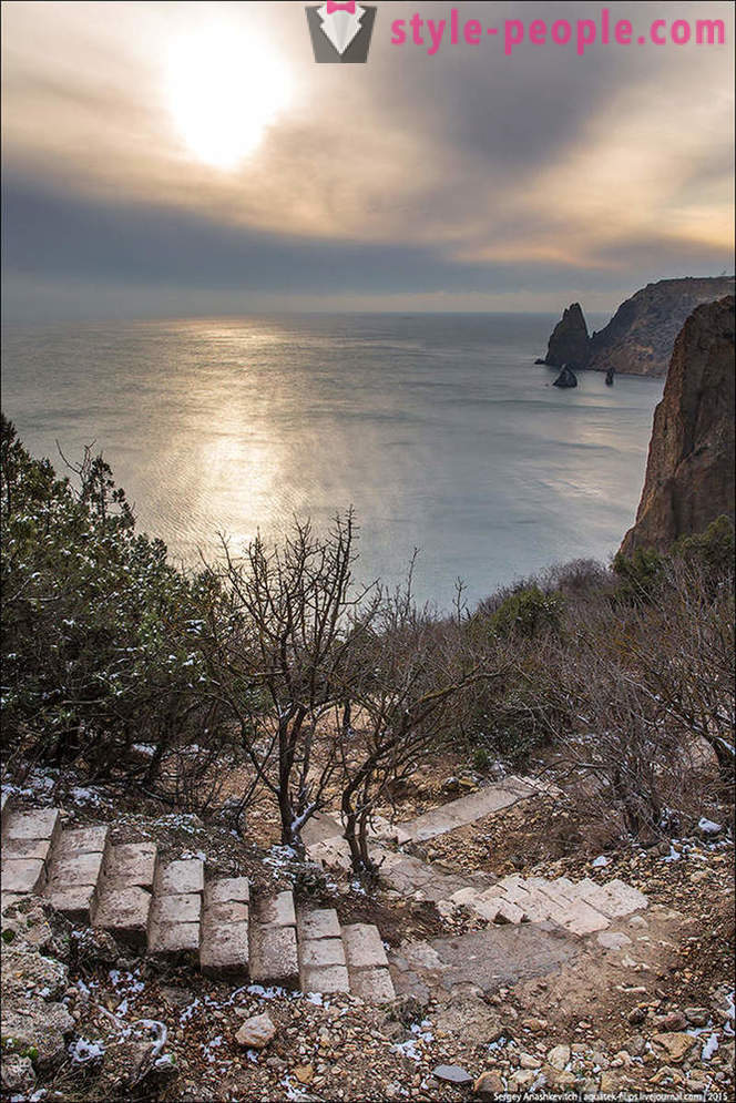 Temporada baja de Crimea. Cabo Fiolent y Jasper Beach