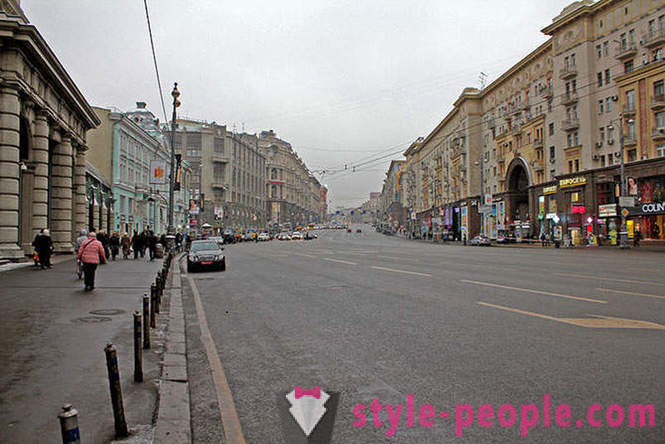 ¿Cómo surgió la carretera de 10 vías en el centro de Moscú