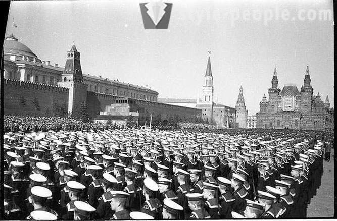 El desfile en la Plaza Roja el 1 de mayo de 1951