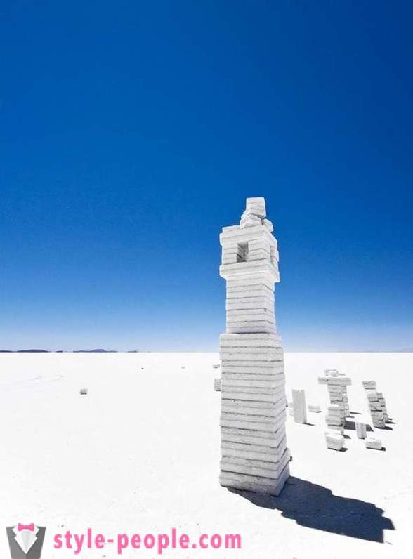 Viaje a través del mayor desierto de sal del mundo