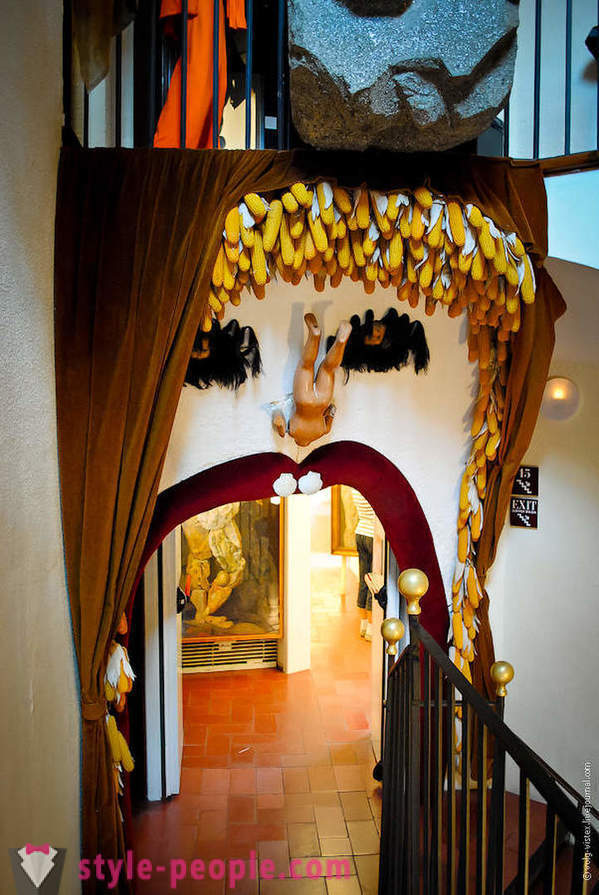 Salvador Dali Museum y el castillo de su esposa