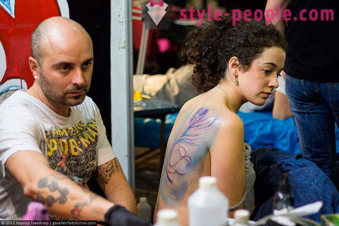 Arte del tatuaje en la convención internacional en Berlín