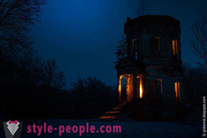 Ronda de noche - imágenes atmosféricas de edificios abandonados