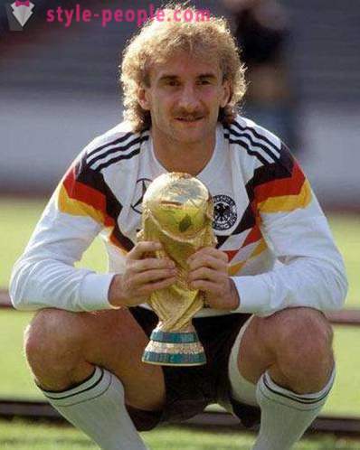 Rudi Völler - jugador alemán de fútbol y el entrenador: una biografía, logros deportivos