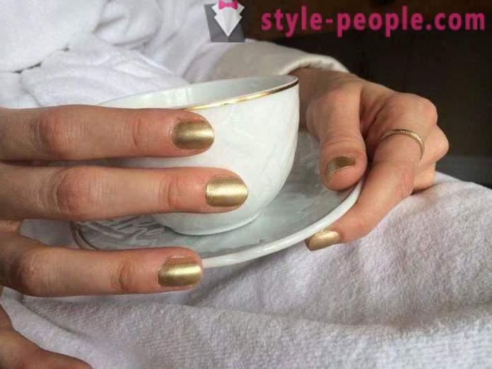 Moda manicura de oro: las fotos y las ideas