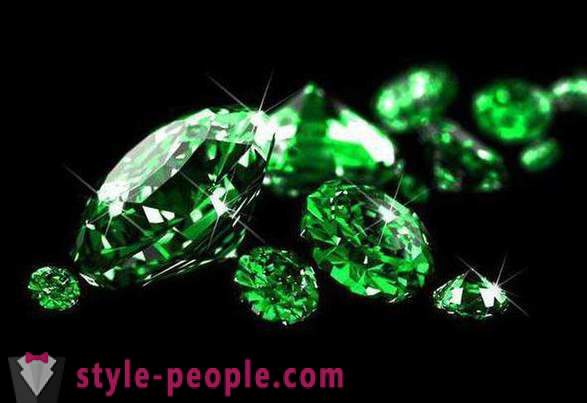 Piedras preciosas verde esmeralda, demantoid, turmalina