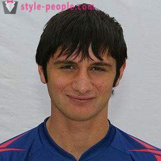 El centrocampista ruso Alan Dzagoev