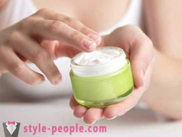 ¿Cómo elegir una crema facial para piel seca: consejos y comentarios esteticistas