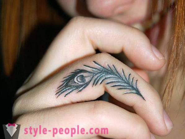 Tatuajes en los dedos - una tendencia de moda!