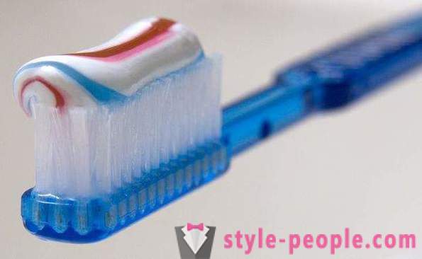 Como en casa para blanquear las uñas? Cómo aligerar las uñas con baños y pasta de dientes?